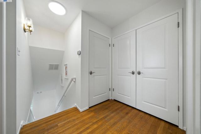 420 Camden Rd, Alameda CA: https://media.crmls.org/mediaz/ed412440-1090-429c-bb67-ca5fe4b97145.jpg
