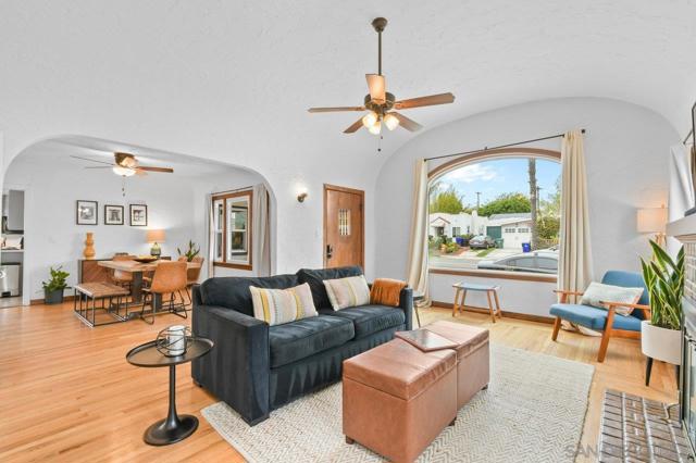 3195 Juniper St, San Diego CA: https://media.crmls.org/mediaz/ed41b750-6b7e-4f5f-8ca1-65d78f5ccccb.jpg