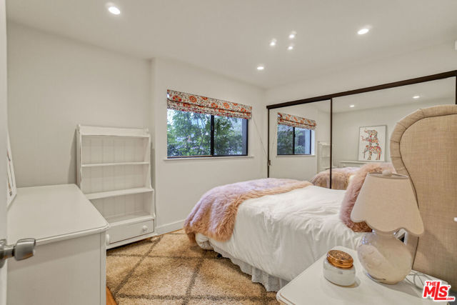 858 12th Street, Santa Monica CA: https://media.crmls.org/mediaz/ed41d59b-4a6c-4110-ab9a-2af3ac59fcd0.jpg