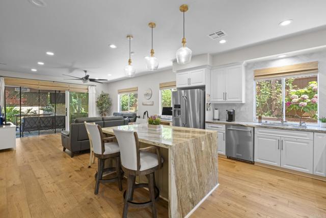 3461 Rich Field Drive, Carlsbad CA: https://media.crmls.org/mediaz/ed424ba1-fb38-4dbf-941b-1fb3f6f785d1.jpg