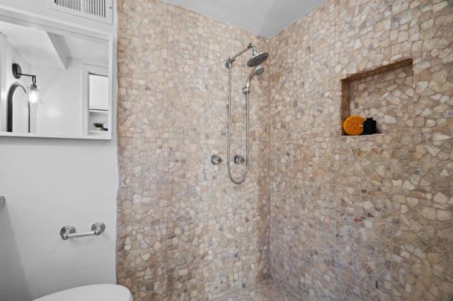 1200 El Centro Avenue, Oakland CA: https://media.crmls.org/mediaz/ed429a5d-0025-478b-911f-089f3a86b70a.jpg