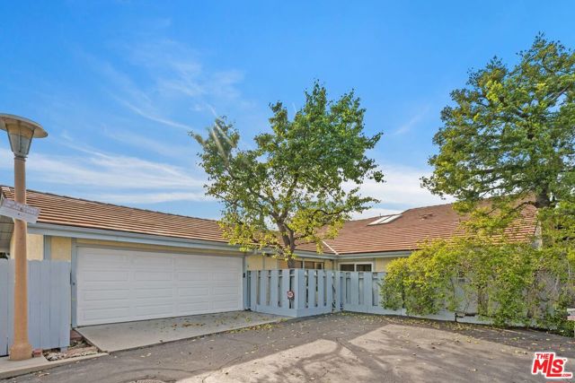 1317 Avenida De Cortez, Pacific Palisades CA: https://media.crmls.org/mediaz/ed42d7fb-0d72-438a-9f88-0fceeb0d77ba.jpg