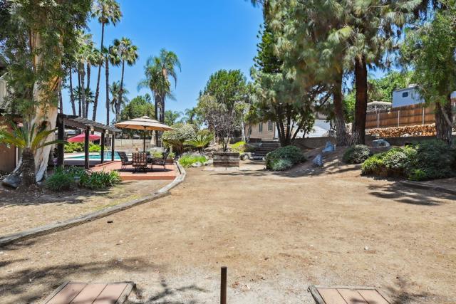 1830 Lisa Terrace, El Cajon CA: https://media.crmls.org/mediaz/ed43a644-2c3b-4635-aa4c-dd1bc2050cc5.jpg