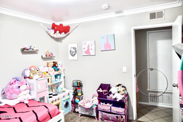 2101 Sweetland Street, Oxnard CA: https://media.crmls.org/mediaz/ed440053-d2f9-4f18-a4d9-dba46e6667a9.jpg