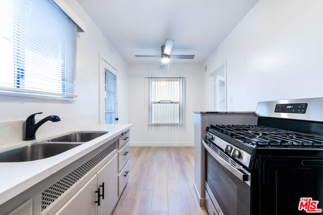 1418 East Wilson Avenue photo 8