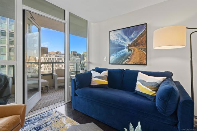 555 Front St., San Diego CA: https://media.crmls.org/mediaz/ed44bba1-d0a6-4605-b947-b51f887860a6.jpg