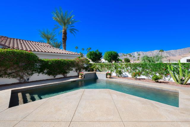 78975 Breckenridge Drive, La Quinta CA: https://media.crmls.org/mediaz/ed4537f7-b572-402a-84e3-72ece491106b.jpg