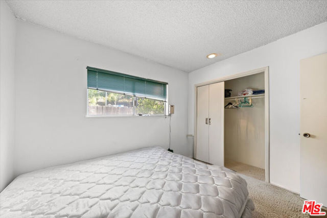 13926 Lakeside Street, Sylmar CA: https://media.crmls.org/mediaz/ed469804-40c9-4268-854d-2bef34e9092d.jpg
