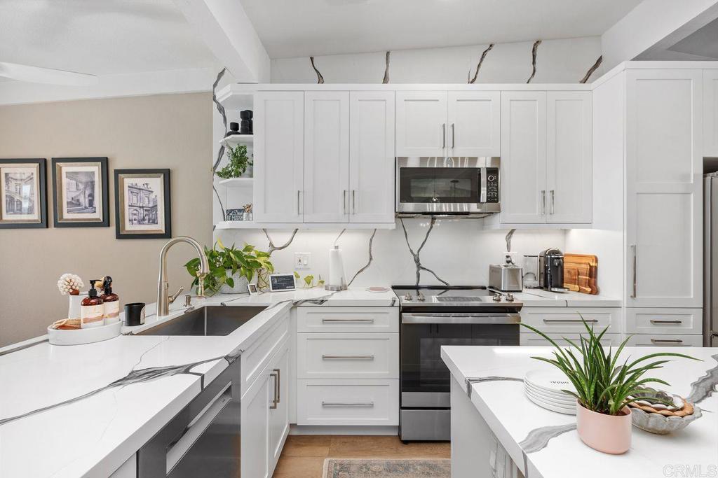 2327 Caringa Way - photo 16