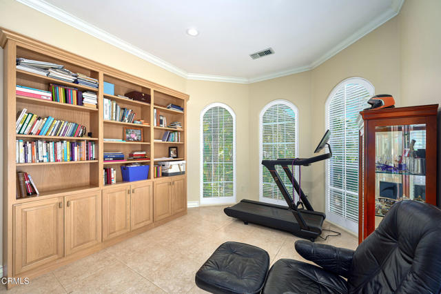 1690 Calle Tierra Vista, Camarillo CA: https://media.crmls.org/mediaz/ed46d49f-beda-4609-8871-c1a4f5d59696.jpg