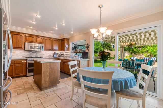 3578 Claridge Court, Simi Valley CA: https://media.crmls.org/mediaz/ed46d86e-1eec-4ede-89d1-81d7f9caf5aa.jpg