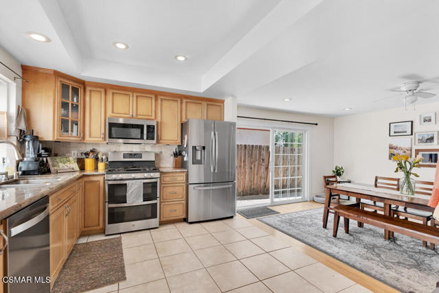 30 S Ellis Place, Newbury Park CA: https://media.crmls.org/mediaz/ed46fd79-9720-4f7e-a107-39f50e3dd5c9.jpg