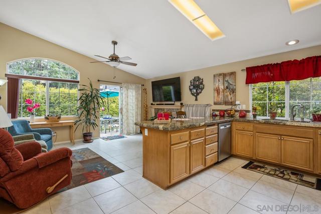 1150 ALOE CT., San Marcos CA: https://media.crmls.org/mediaz/ed47f35d-d0f8-415e-90ea-b103d42fbfd6.jpg