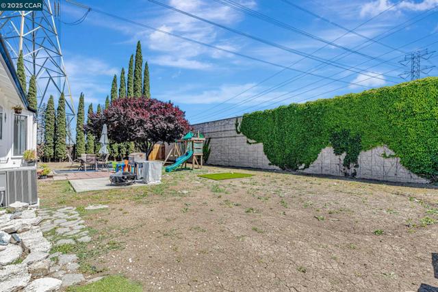 1771 Schooner Way, Pittsburg CA: https://media.crmls.org/mediaz/ed486347-5dd6-492e-84f9-1741635af2ba.jpg