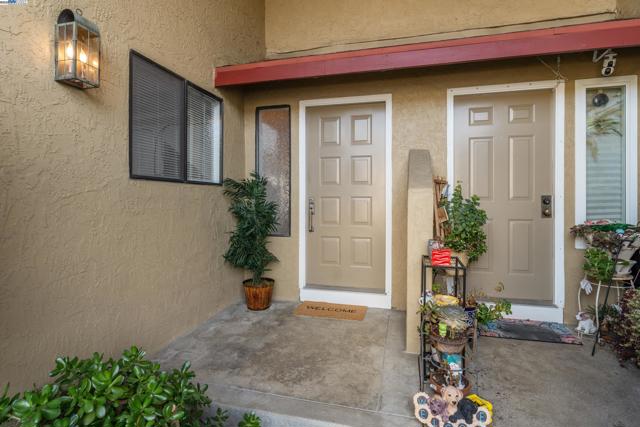 40654 WOLCOTT PLACE, Fremont CA: https://media.crmls.org/mediaz/ed48ce78-ab87-450f-a912-6aee470af68a.jpg