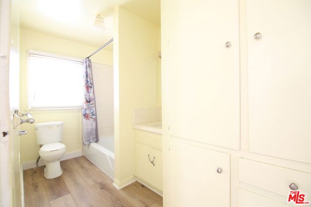 1028 N Hayworth Avenue, West Hollywood CA: https://media.crmls.org/mediaz/ed4940e5-e2ef-43f1-a758-866b6819cc3c.jpg