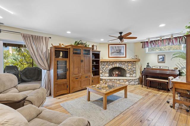 31619 21 Via Puerta Del Sol, Bonsall CA: https://media.crmls.org/mediaz/ed49e840-93a3-4c73-8b8c-4634dd2b49b0.jpg