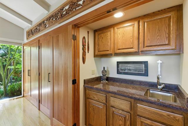 3795 Ralston Avenue, Hillsborough CA: https://media.crmls.org/mediaz/ed4a33cf-cf1e-4915-932a-2a7fc0ed9afa.jpg