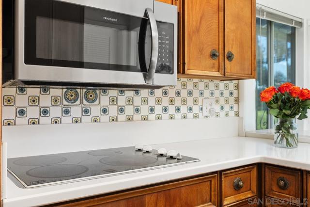 12039 Caminito Cadena, San Diego CA: https://media.crmls.org/mediaz/ed4a7902-0068-4e89-89b0-9eccf27c43c9.jpg