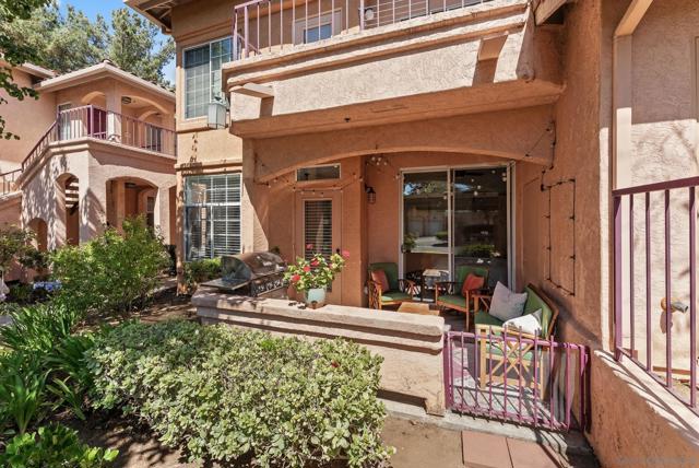 18622 Caminito Cantilena, San Diego CA: https://media.crmls.org/mediaz/ed4acaec-4e63-4485-a9a9-5887bf5fb58e.jpg