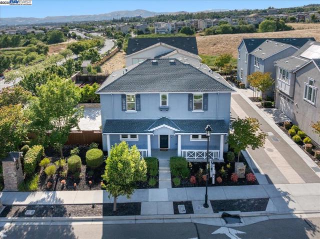4206 Sunset View Dr, Dublin CA: https://media.crmls.org/mediaz/ed4b1a72-f3ca-435a-affc-a81df99d95d3.jpg