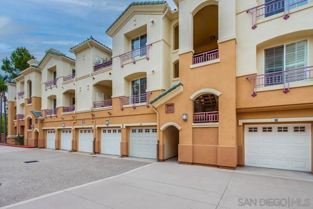 12376 Carmel Country Rd, San Diego CA: https://media.crmls.org/mediaz/ed4b1d7f-819e-489c-9c4c-b292404389e3.jpg