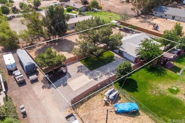 1758 El Cajon Lane, Ramona CA: https://media.crmls.org/mediaz/ed4b2e46-8a54-4811-b334-32bab0fd6558.jpg