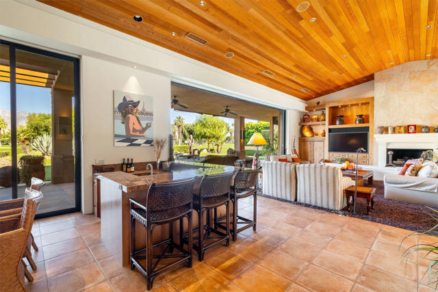 37551 Thompson Road, Rancho Mirage CA: https://media.crmls.org/mediaz/ed4b4a27-57f0-4271-9636-1c58ef4c0f99.jpg