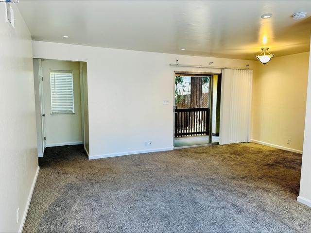 1756 Kudu Ct, Hayward CA: https://media.crmls.org/mediaz/ed4cb24a-25cf-4701-8718-b7e47803cf14.jpg