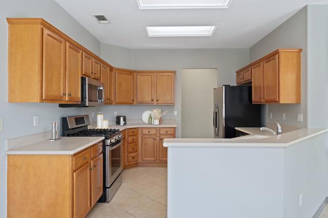 35093 Staccato Street, Palm Desert CA: https://media.crmls.org/mediaz/ed4cc9c9-6bed-4259-962b-dc9eb481442b.jpg