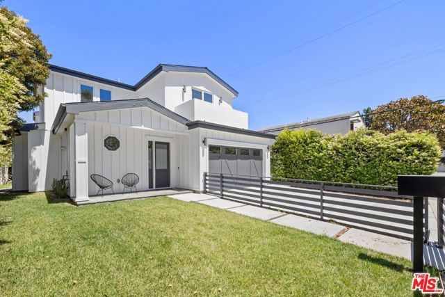 2590 Amherst Avenue, Los Angeles CA: https://media.crmls.org/mediaz/ed4d639e-248d-4b73-9b40-668a513d394e.jpg