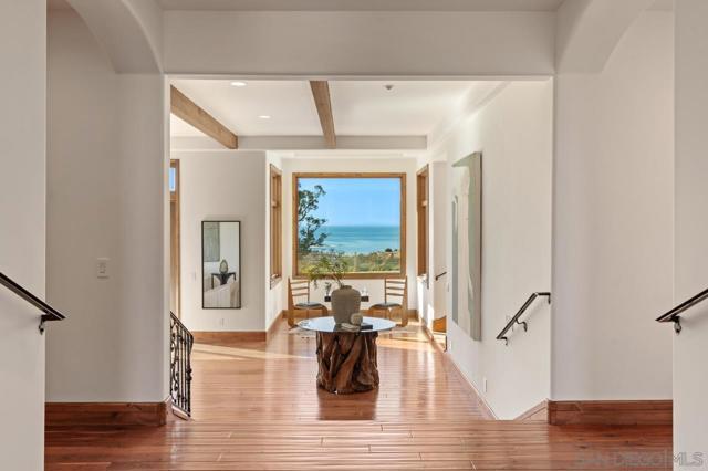 Image 7 of 69 For 8080 La Jolla Scenic Dr