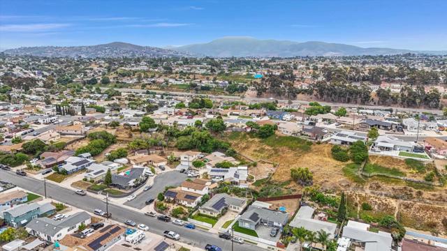 1629 primera Street, Lemon Grove CA: https://media.crmls.org/mediaz/ed4de762-85f6-4e2a-87c4-4d6d8efd7624.jpg