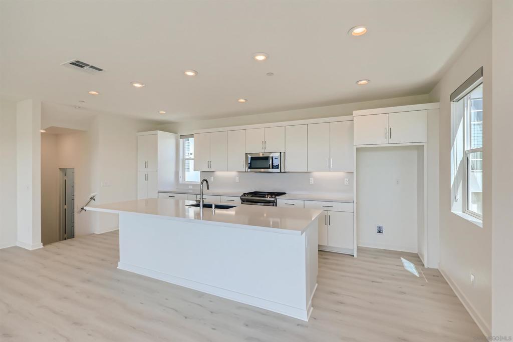 3051 Marquee Way - photo 5