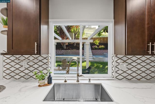 2916 Sombrero Circle, San Ramon CA: https://media.crmls.org/mediaz/ed4e1054-4d73-455c-93f5-a35fabc8e7d4.jpg
