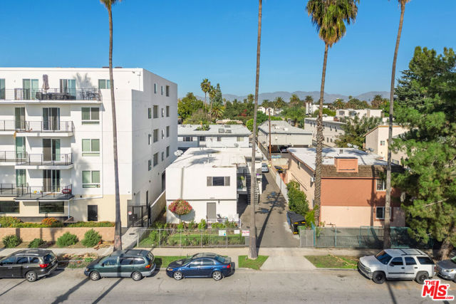 14805 Erwin Street, Van Nuys CA: https://media.crmls.org/mediaz/ed4e4689-f721-4444-b130-450bea27e009.jpg