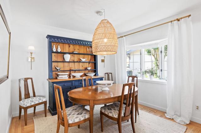 2061 Oakley Avenue, Menlo Park CA: https://media.crmls.org/mediaz/ed4f0056-9b33-43ea-a264-109b4a4df72a.jpg