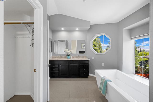 3473 Edinburgh Dr, Livermore CA: https://media.crmls.org/mediaz/ed50f2b0-7f16-4db4-acb5-a10e944b069a.jpg