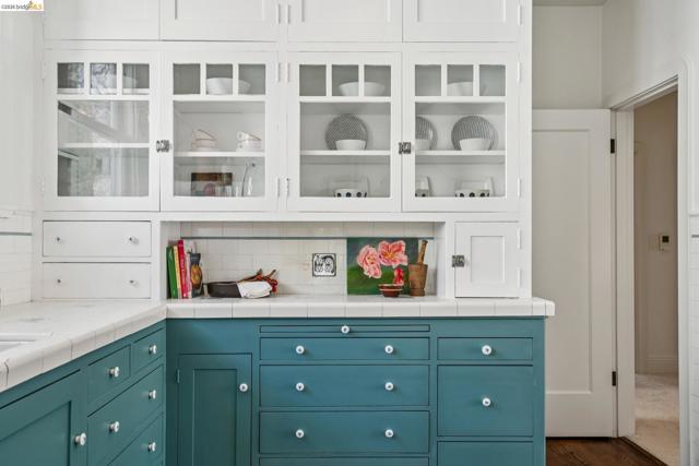 Image 14 of 39 For 534 Mira Vista Ave