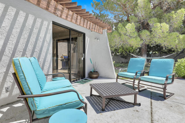 1385 E Via Escuela, Palm Springs CA: https://media.crmls.org/mediaz/ed524ca7-ad7e-4ba7-b172-8bbd1e333e1d.jpg