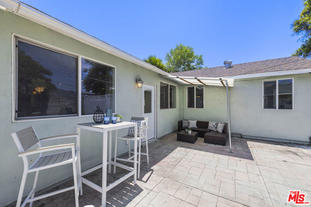 8136 Genesta Avenue, Lake Balboa CA: https://media.crmls.org/mediaz/ed52ce1a-5a8e-40b9-a481-fa39a624c99b.jpg