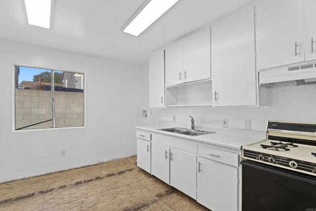 Detail Gallery Image 20 of 28 For 447 Grand Ave, Spring Valley,  CA 91977 - – Beds | – Baths