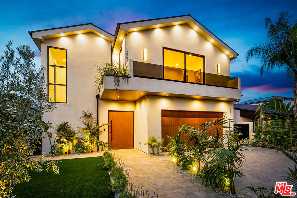 12307 Collins Street