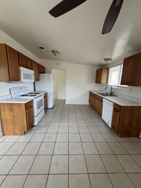 5958 El Reposo Street, Joshua Tree CA: https://media.crmls.org/mediaz/ed53803b-57ad-47aa-be57-16c746a2d544.jpg