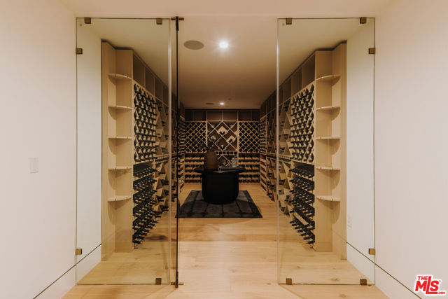 260 S Canyon View Drive, Los Angeles CA: https://media.crmls.org/mediaz/ed5380f7-2d66-44f6-9943-1d72555f405b.jpg