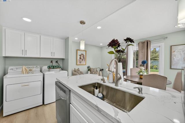 1810 Peary Way, Livermore CA: https://media.crmls.org/mediaz/ed53f037-42ea-49a1-a9f5-003a87428d6b.jpg