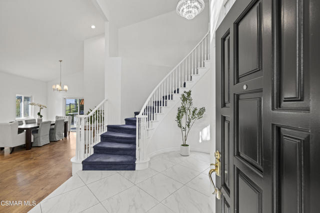 287 Golden Fern Court, Simi Valley CA: https://media.crmls.org/mediaz/ed5466ca-17ab-46e5-8a7b-e35f2975efa9.jpg