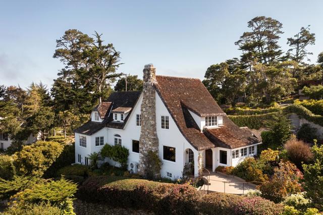 110 Pine Way, Carmel CA: https://media.crmls.org/mediaz/ed54b2a3-cc95-4514-b144-5fce6dfea37a.jpg