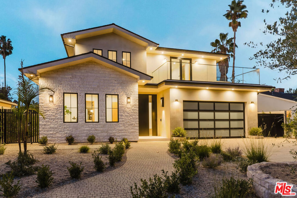 12427 Cumpston Street