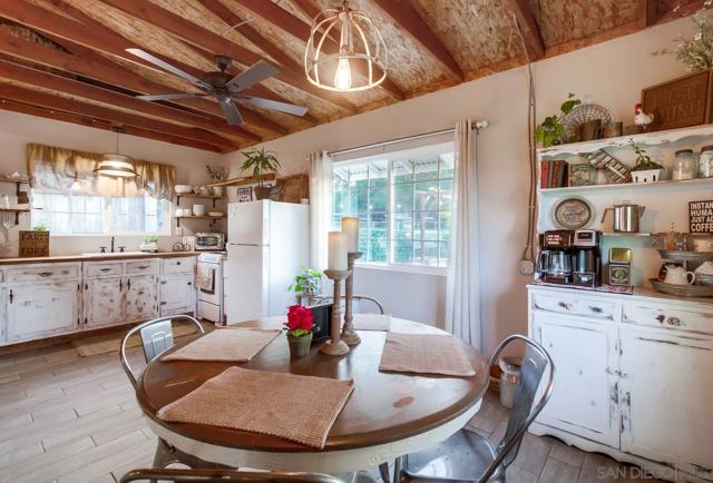 17048 Handlebar Rd, Ramona CA: https://media.crmls.org/mediaz/ed55e46f-f161-49de-b045-a972a8c7c76d.jpg